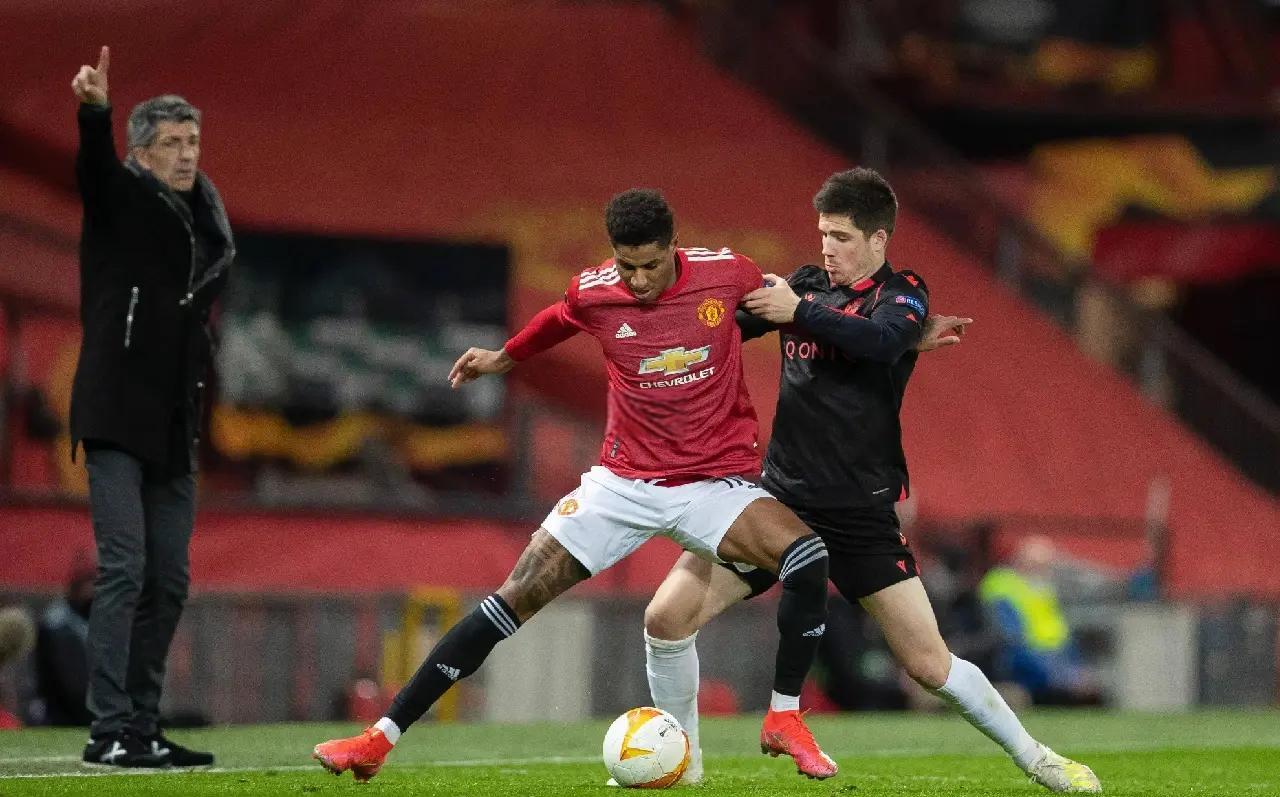 今晨欧联焦点战，埃因霍温复出首秀，震撼外界，身体对抗强度拉满