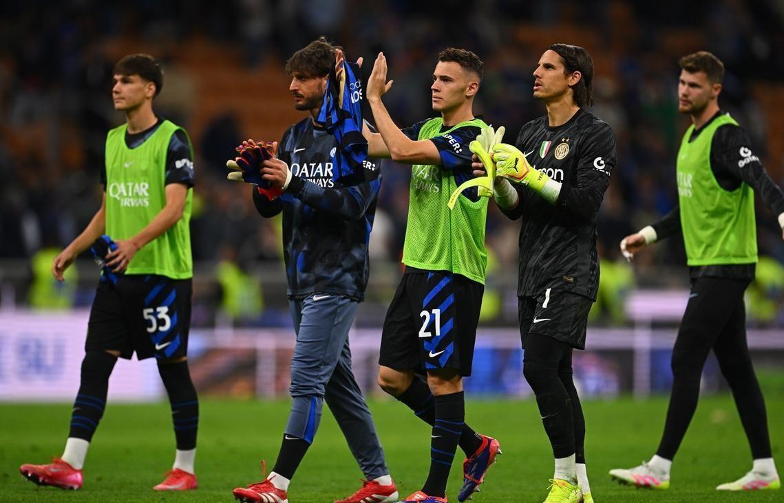 包含今晚德甲传出新动向；那不勒斯内部沟通；管理层表态——球迷炸锅；细节决定成败的词条